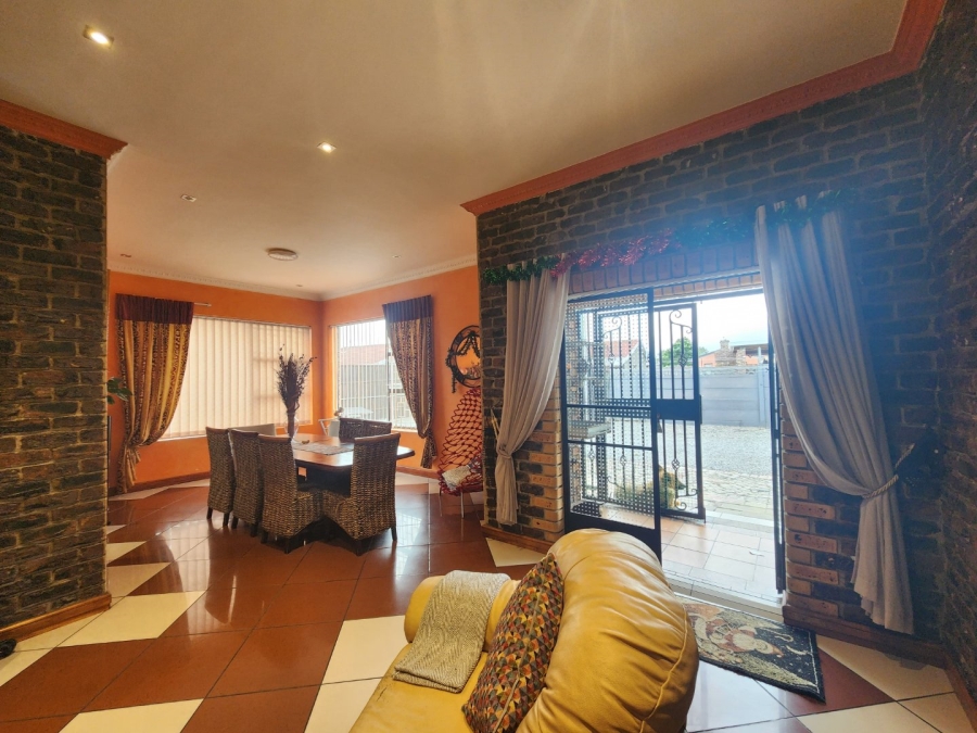 3 Bedroom Property for Sale in Levallia Western Cape